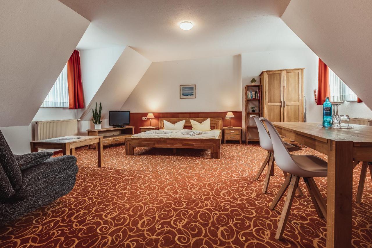 Landhotel Lewitz Mühle Banzkow Exterior foto